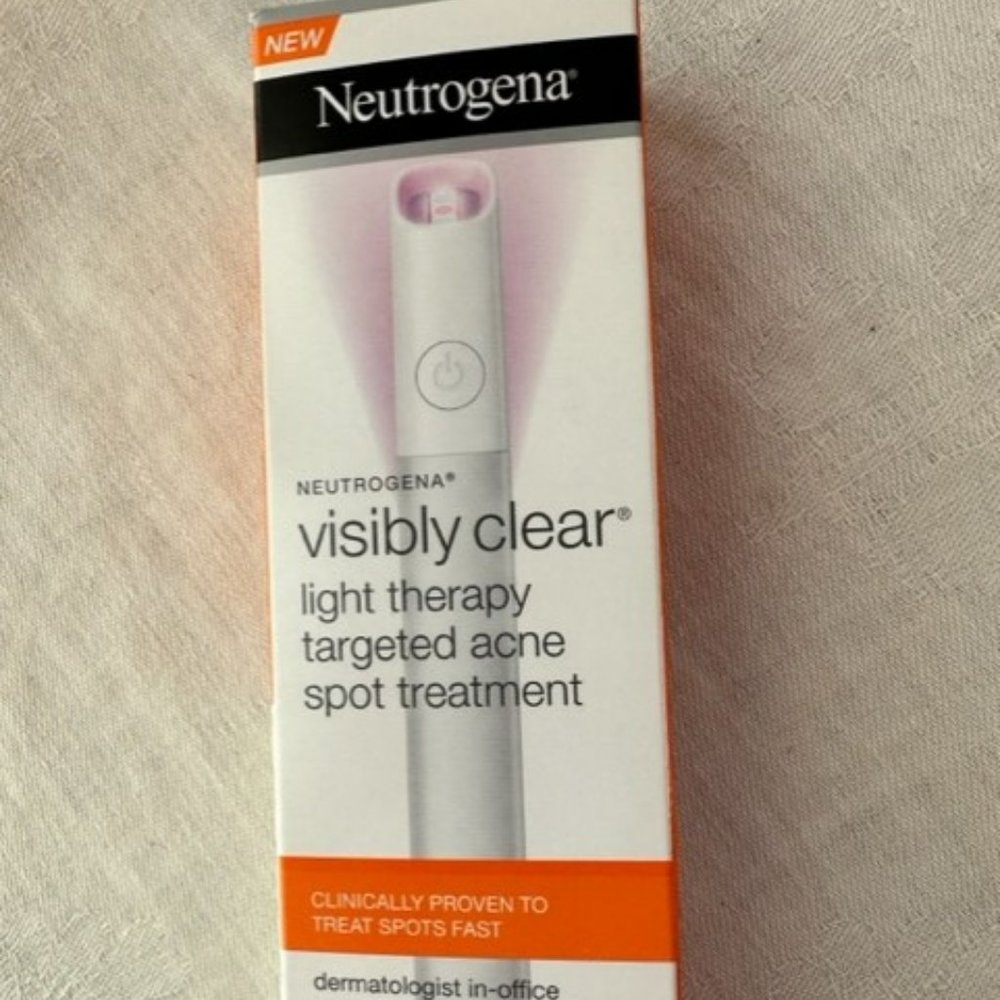 New in Box - ACNE LIGHT THERAPY SPOT TREATMENT - NEUTROGENA - Hard to find!